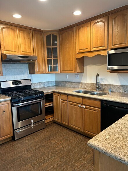 Building Photo - 26130 Narbonne Ave