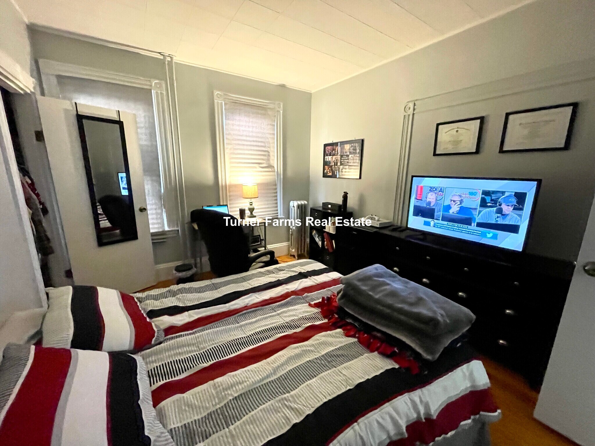 Building Photo - 38 Cherry St