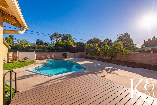Building Photo - Charming 3-Bedroom Home with Pool in Prime...