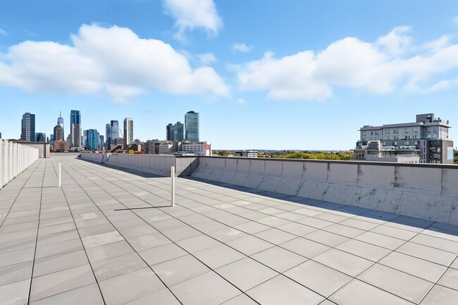 Building Photo - 40 Center St