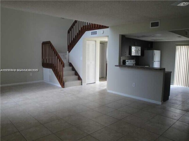 Building Photo - 1206 San Remo Cir