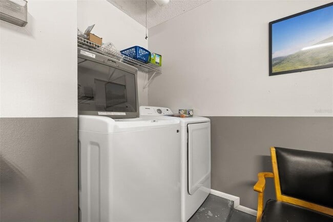 Building Photo - 3045 Bloomsbury Dr