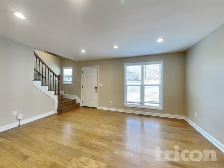 Building Photo - 1026 Chelsea Dr