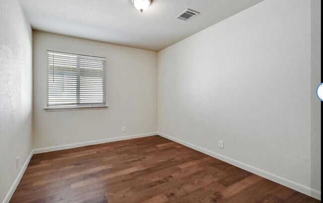 Building Photo - 409 Teron Dr