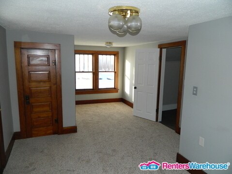 Building Photo - 1008 S Jefferson Way