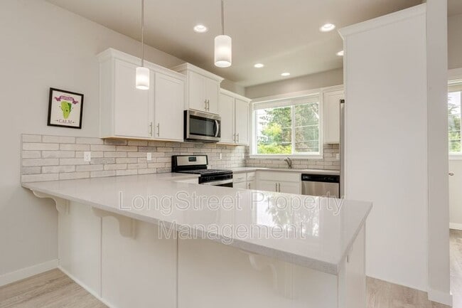 Building Photo - 17854 SW Rudolph Ln