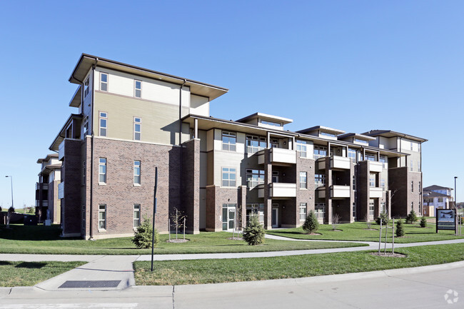 Building - Brookside Apartments at Fallbrook