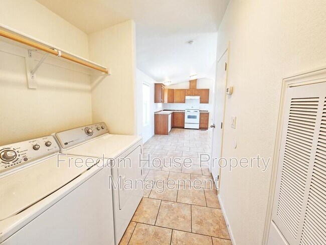 Building Photo - 1550 West Irons Street