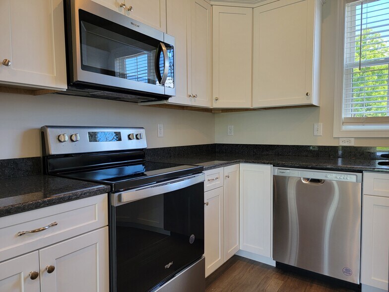 Building Photo - 232 Millard Dr