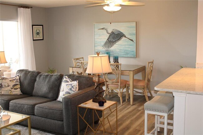 Building Photo - 4240 Ironwood Cir