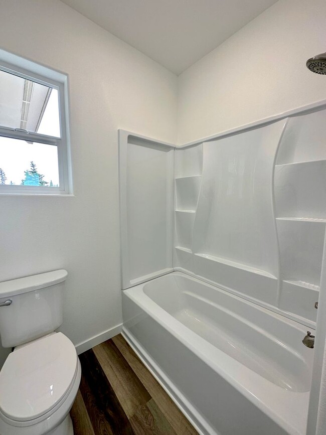 Building Photo - 1529 Pey Dr