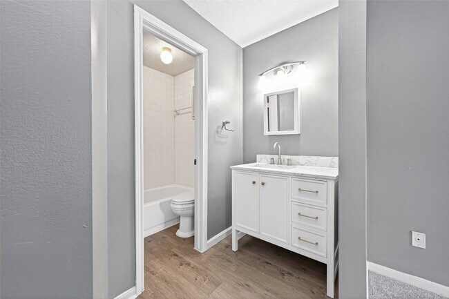 Building Photo - 6700 Richardson Rd