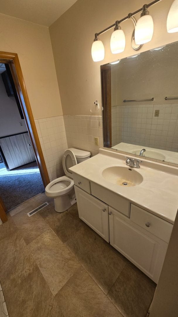 Building Photo - 3-Bed, 2-Bath Home in a Desirable Neighbor...