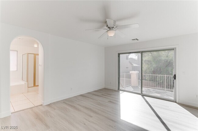 Building Photo - 523 Moses Lake Ct