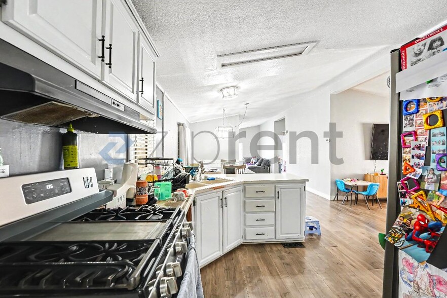 Building Photo - Unit 21