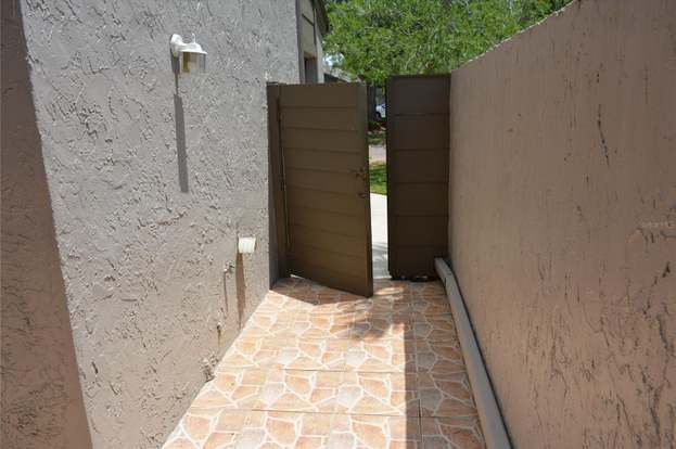 Building Photo - 493 Meadowood Blvd