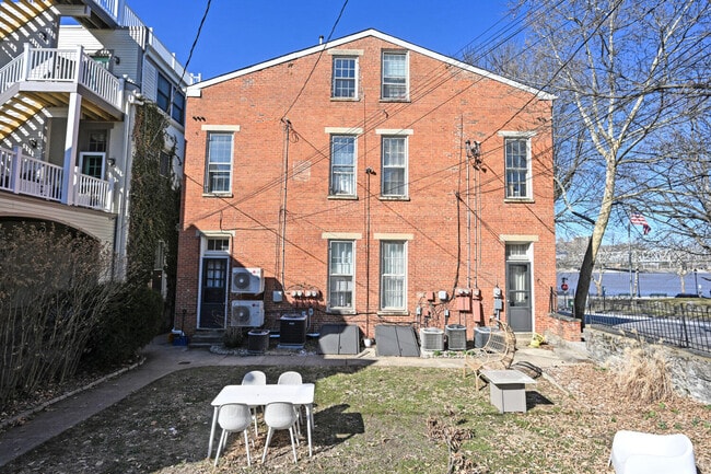 Building Photo - 229 Riverside Dr