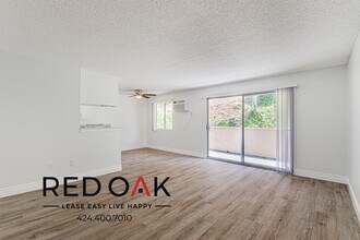 Building Photo - 821 N Wilcox Ave