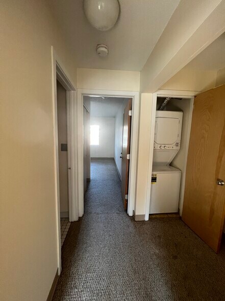 Building Photo - 152 North Beacon St