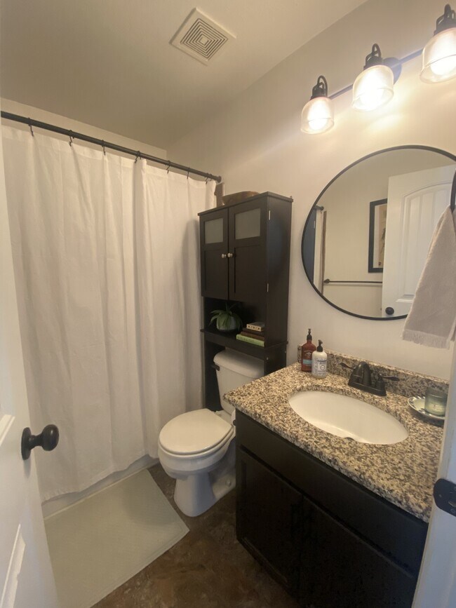 Building Photo - 1053 Castlerock Dr