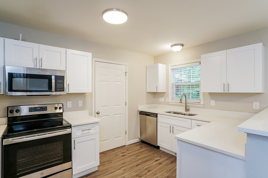 Building Photo - 3630 Enduring Freedom Dr