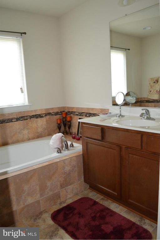 Building Photo - 27 Rapidan Dr