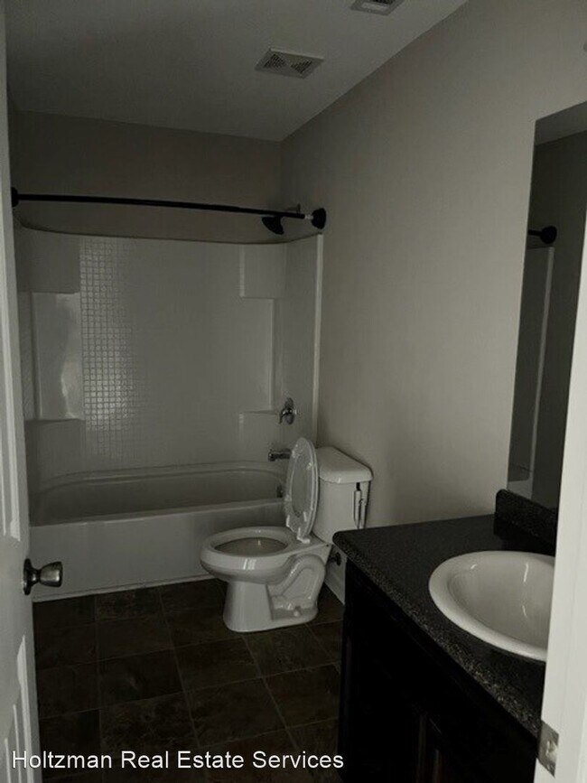 Building Photo - 4 br, 2.5 bath House - 1511 Bayberry Drive