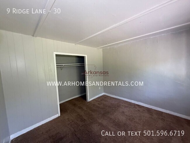 Building Photo - 9 Ridge Ln