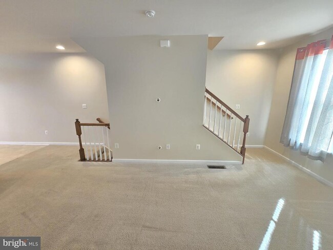 Building Photo - 705 S Macon St.