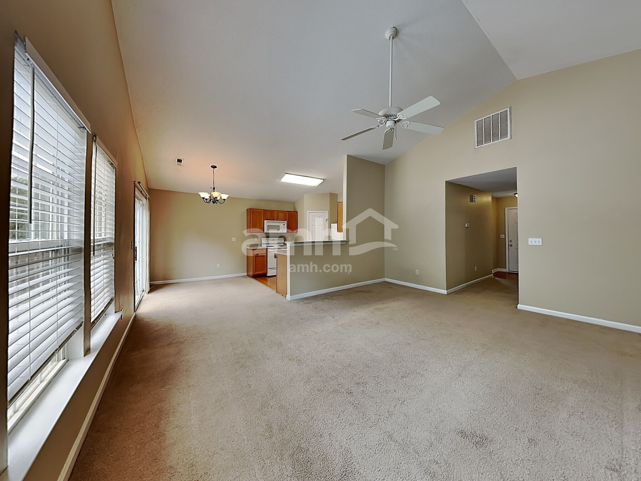 Building Photo - 316 Garfield Ln