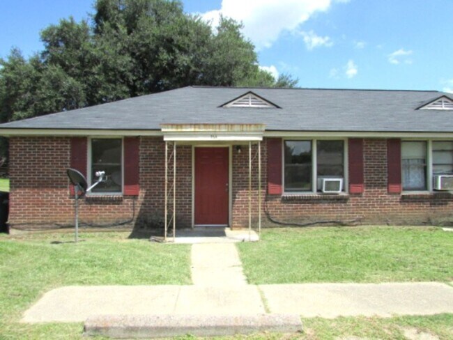 Primary Photo - 15 Dixie Dr
