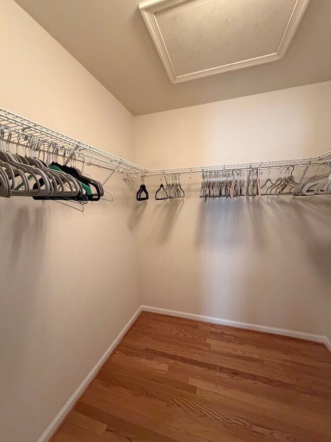 Building Photo - Mockingbird Cr Townhouse Available!!!