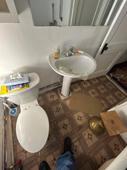 Building Photo - 5479 Claxton Ave