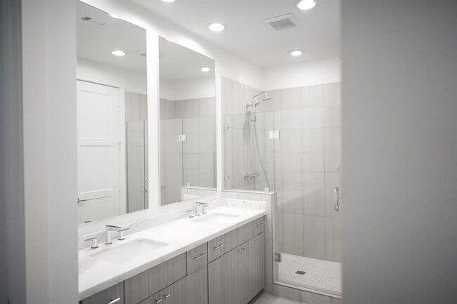 Building Photo - 264 Pullman Ct