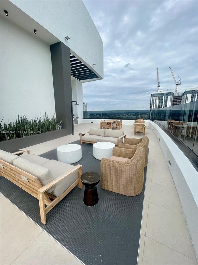 Building Photo - 225 N Miami Ave