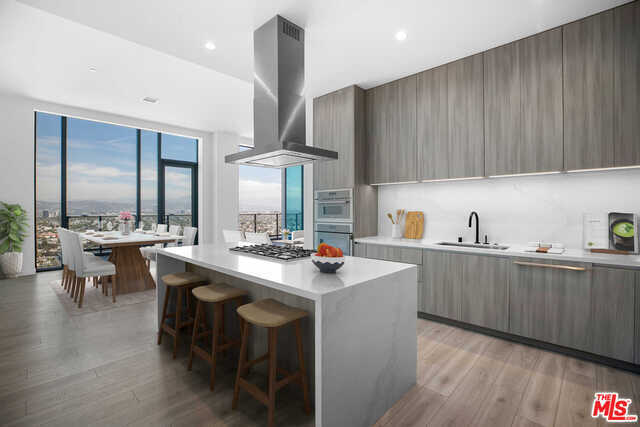 Building Photo - 3311 La Cienega Blvd
