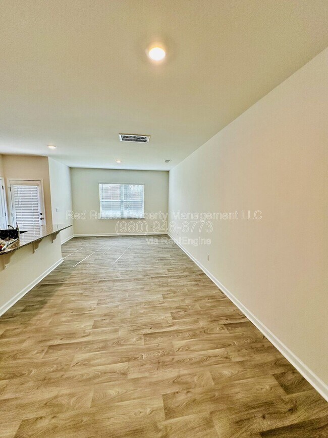 Building Photo - 8131 Murray Br Dr