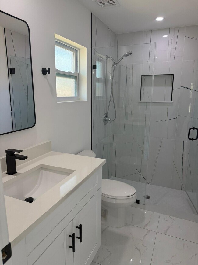 Building Photo - 4147 Success St