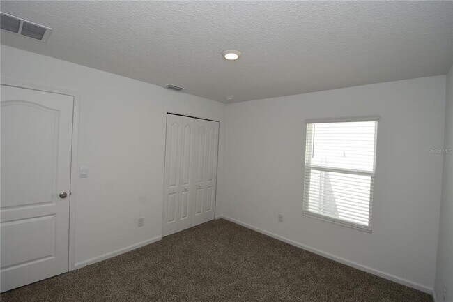 Building Photo - 9 Springwood Dr