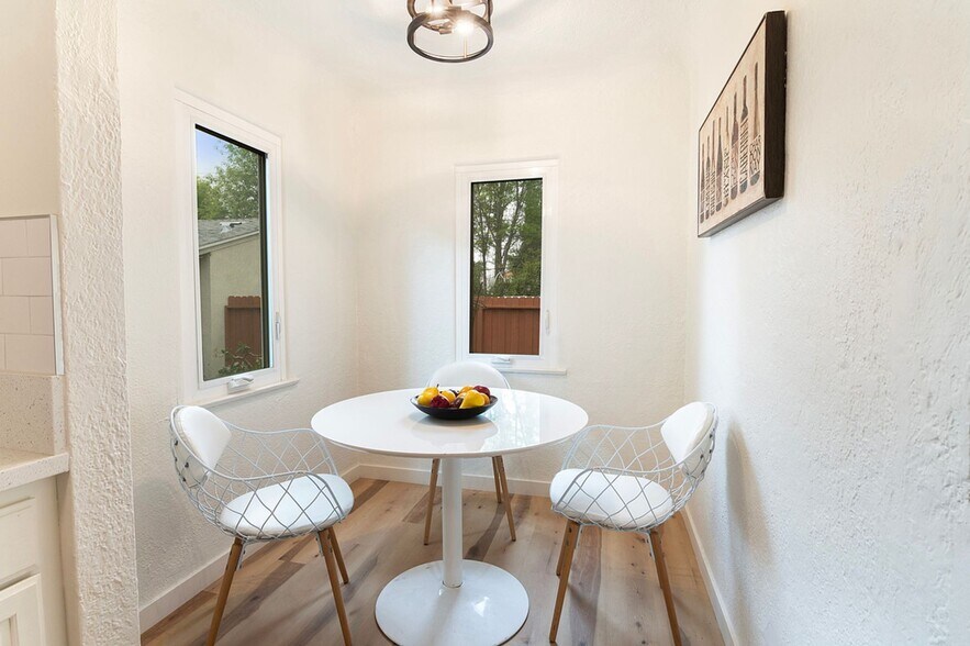 Building Photo - 15946 Hart St