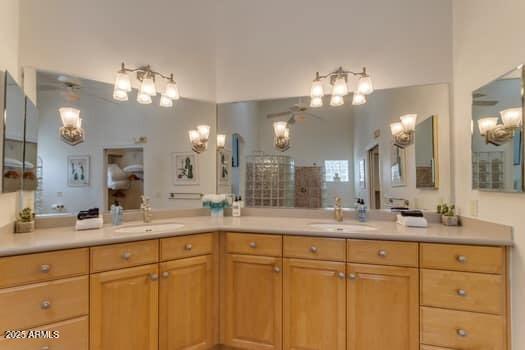 Building Photo - 6821 E Palm Ln