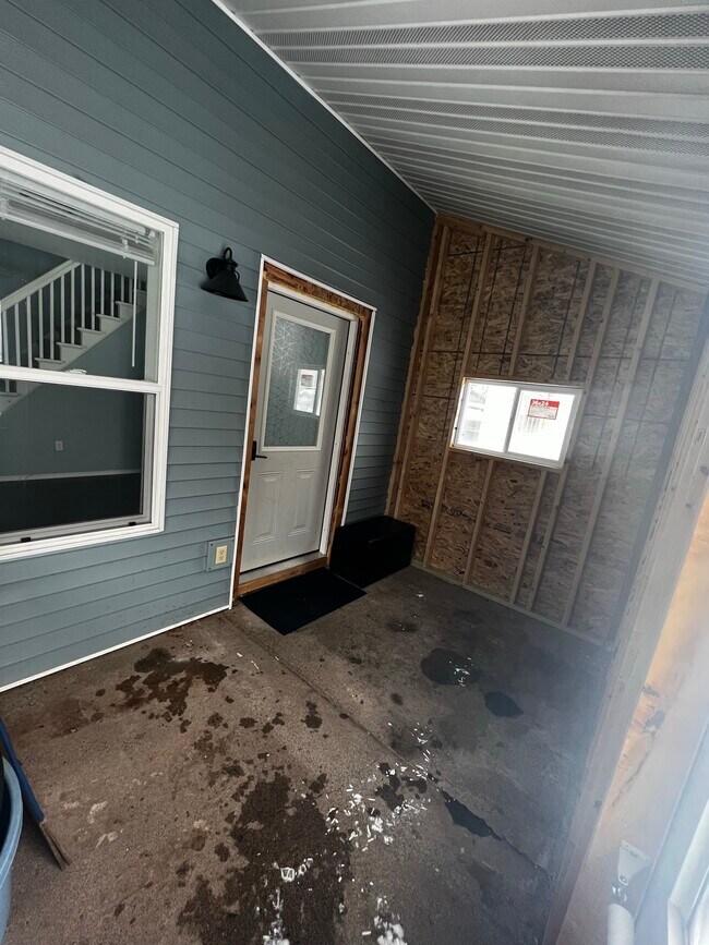 Building Photo - 313 Victoria Ave