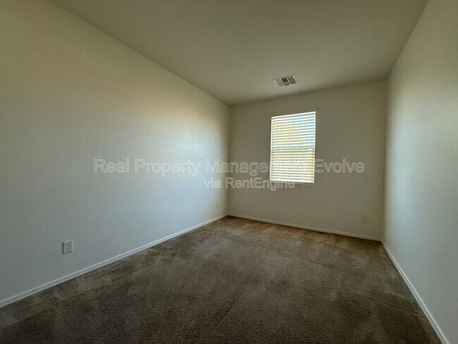 Building Photo - 15811 W Banff Ln