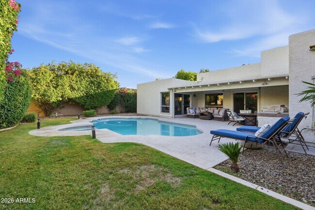 Building Photo - 7352 E Valley Vista Dr