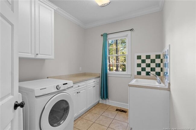 Building Photo - 480 Whispering Pines Dr