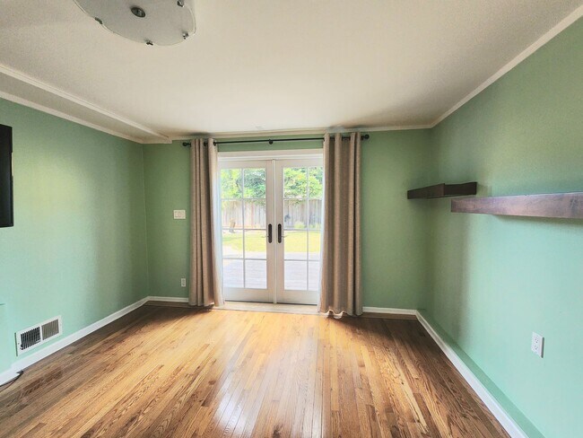 Building Photo - Two bed house in San Mateo