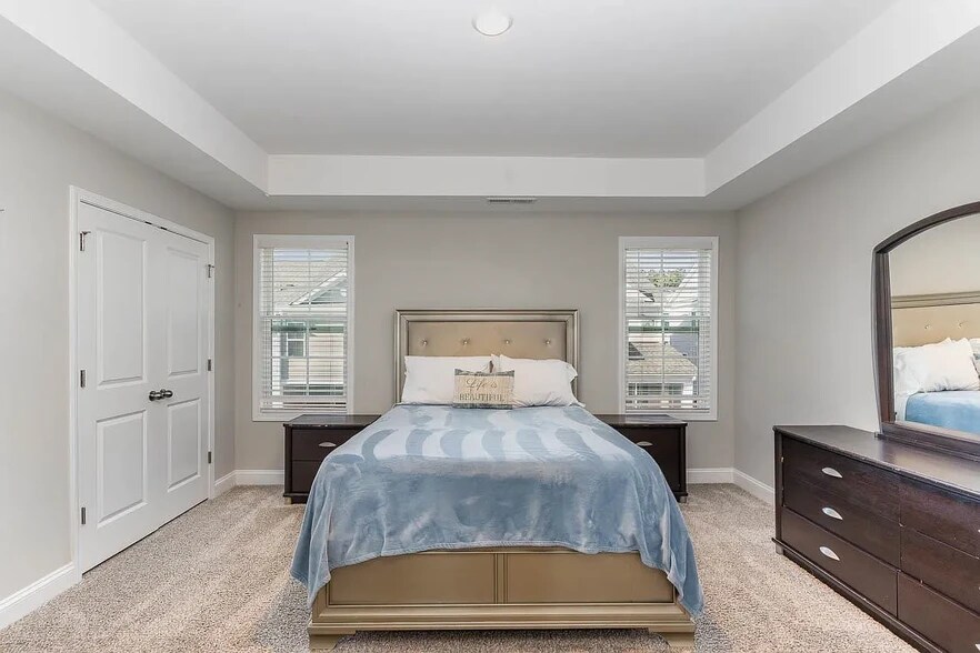 3rd floor master bedroom - 1006 Gateway Commons Cir