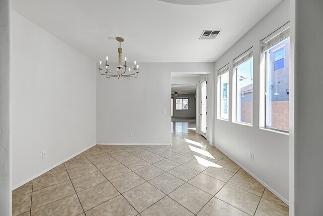 Building Photo - 3 bedroom 2 bath Home