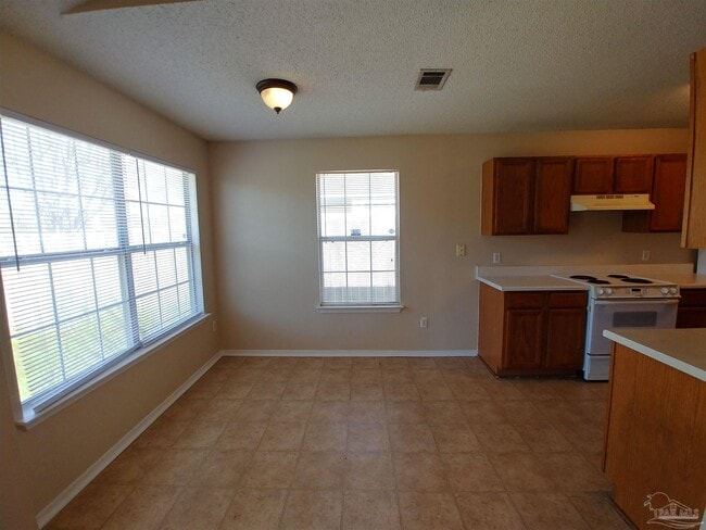 Building Photo - 2491 Redoubt Ave