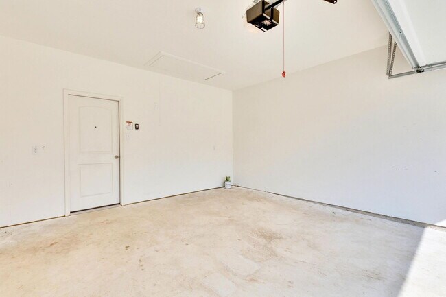 Building Photo - 213 Mount Vernon Way